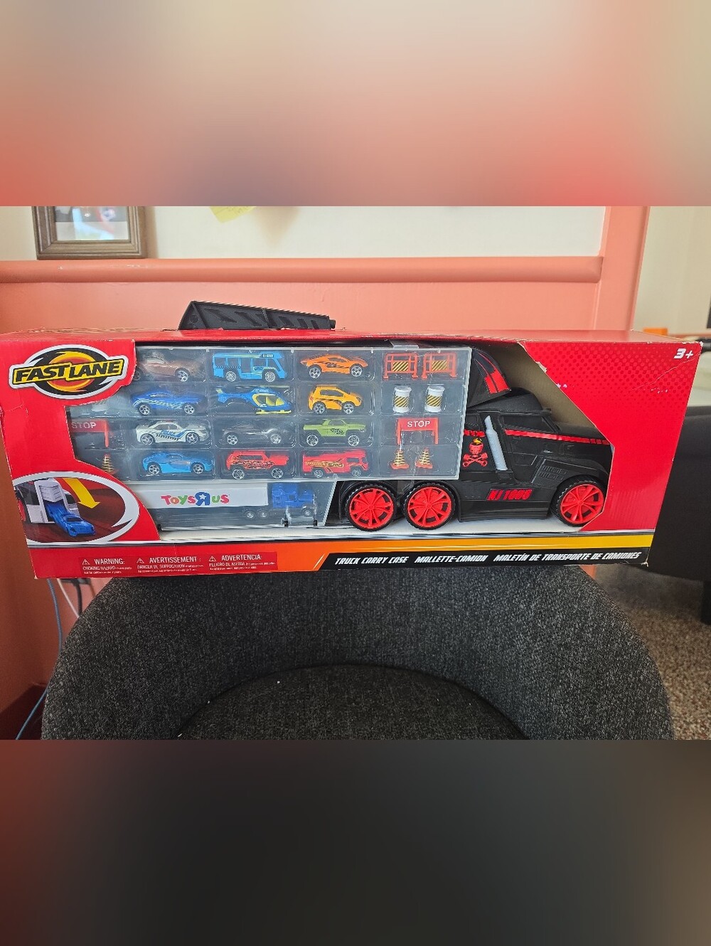 NIB 2014 Fast Lane Truck Carry Case & 12 Die Cast Vehicles + Toys R Us Big Rig